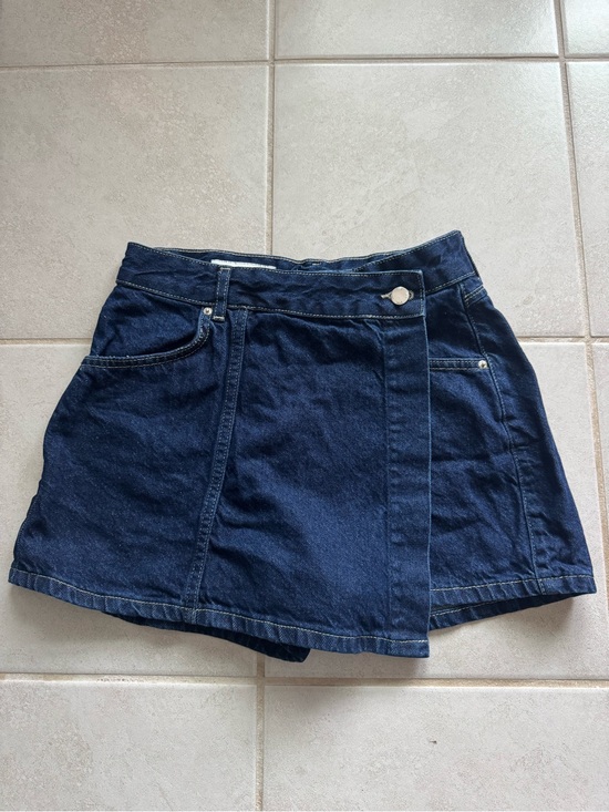 Zara Dresses & Skirts - XS Zara Denim Skort